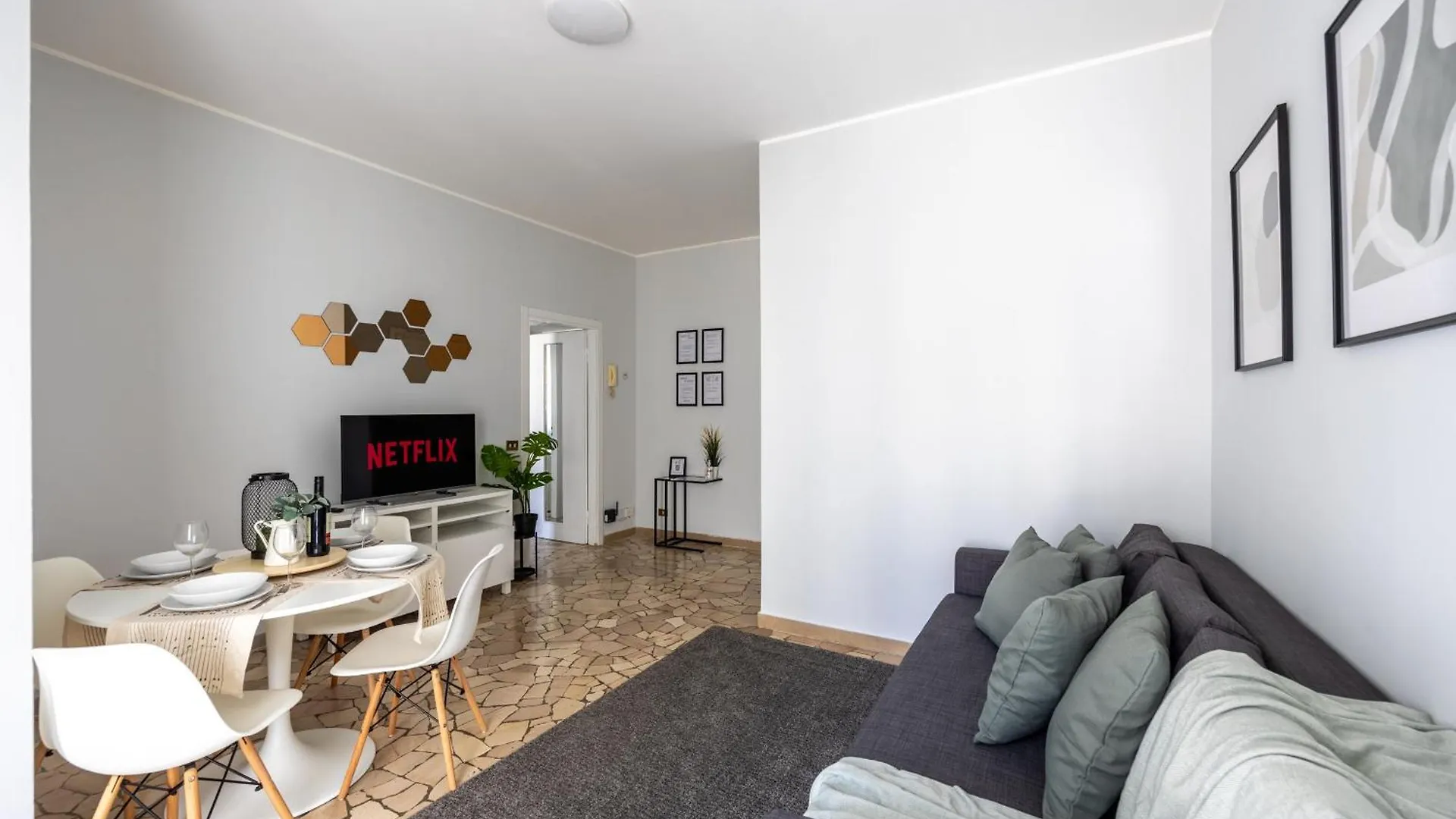8 Min Dalla Metro Casa Elegante Con Netflix E Wifi Milano Italia